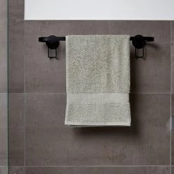 WENKO Porte-serviettes Classic Plus - Acier - Noir -Accessoires de salle de bain Soldes 1000181612 190716 12370600575 MOOD DETAILS P000000001000181612 mood