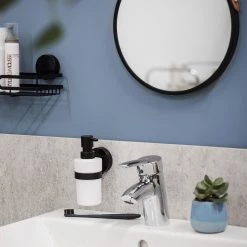 WENKO Distributeur de savon Static-Loc Pavia - Acier inoxydable / ABS - Noir -Accessoires de salle de bain Soldes 1000271254 210608 11260000862 MOOD DETAILS P000000001000271254 mood