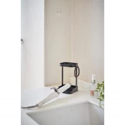 Yamazaki Porte sèche-cheveux Tower - Acier / Silicone - Noir -Accessoires de salle de bain Soldes 1000318563 220107 16174900423 MOOD DETAILS P000000001000318563 mood